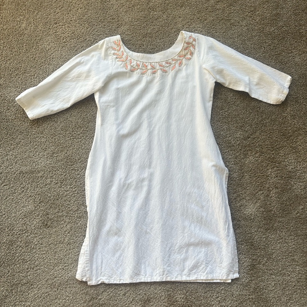 White cotton embroidered neck kurta top